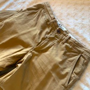 Used Bauer classic fit flat front legend wash -Khaki pant. 32x32